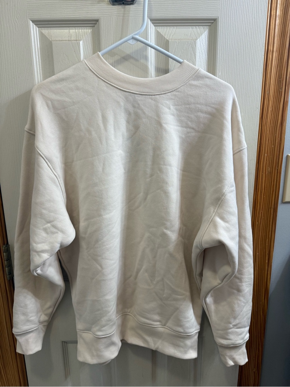 Universal Thread Men's Crewneck Sweatshirt in Cream